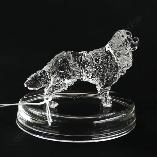 CAVALIER KING CHARLES SPANIEL GLASS STATUETTE - SIGNED & DATED 'NEIL HARRIS 2016'