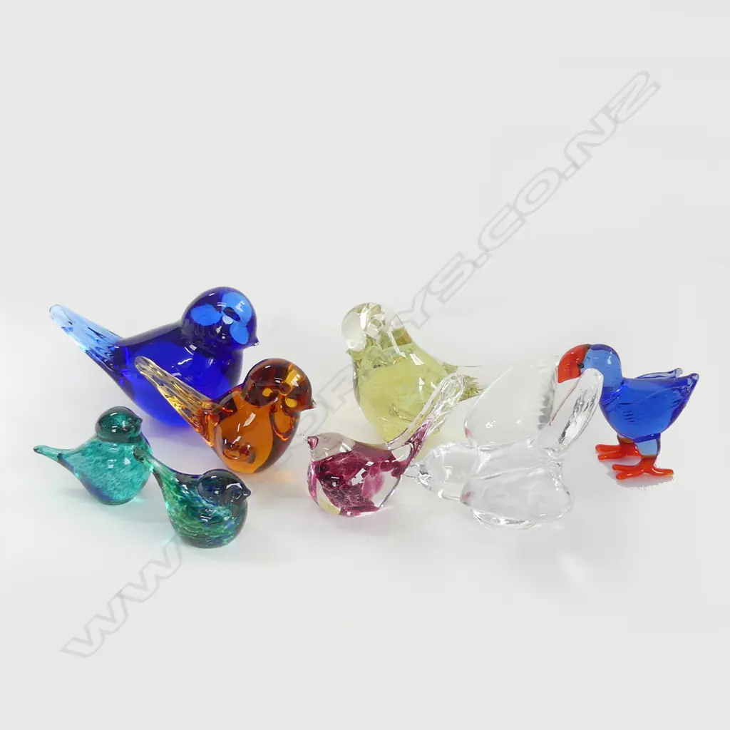 8 GLASS BIRDS INCLUDING BOXED PUKEKO Image 1++