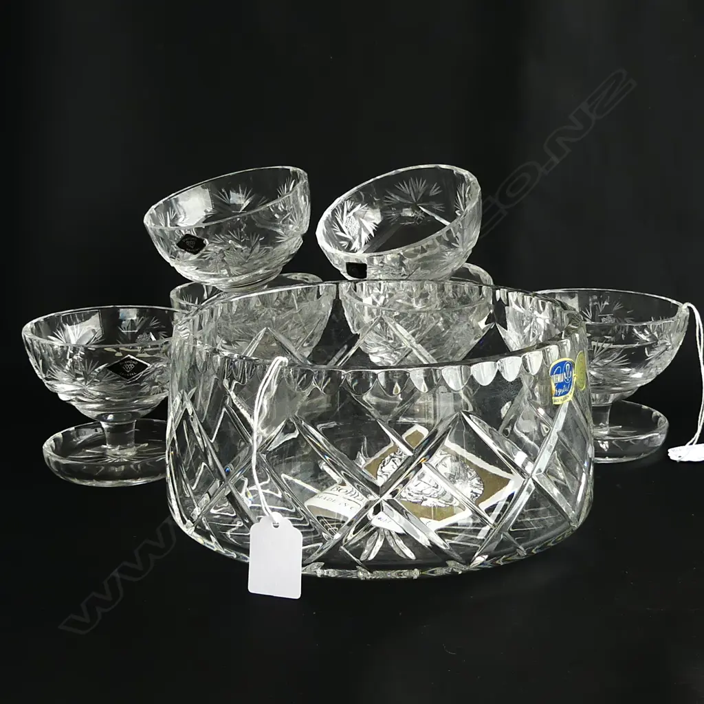 BOHEMIA CRYSTAL BOWL (DIA 200MM) IN ORIG BOX + 6 CRYSTAL FOOTED DESSERT BOWLS (DIA 95MM) Image 1++