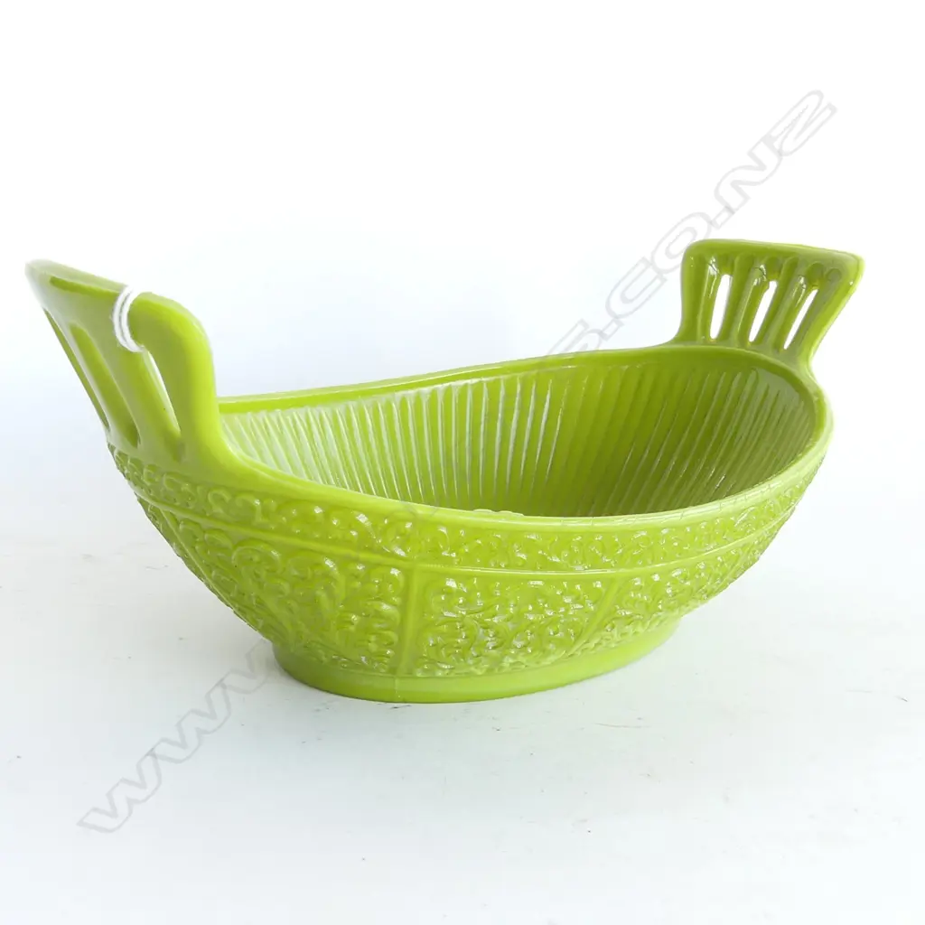 SOWERBY OVAL BOWL AESTHETIC GREEN W PEACOCKS REGISTRATION #12 FEB. 1879 Image 1++