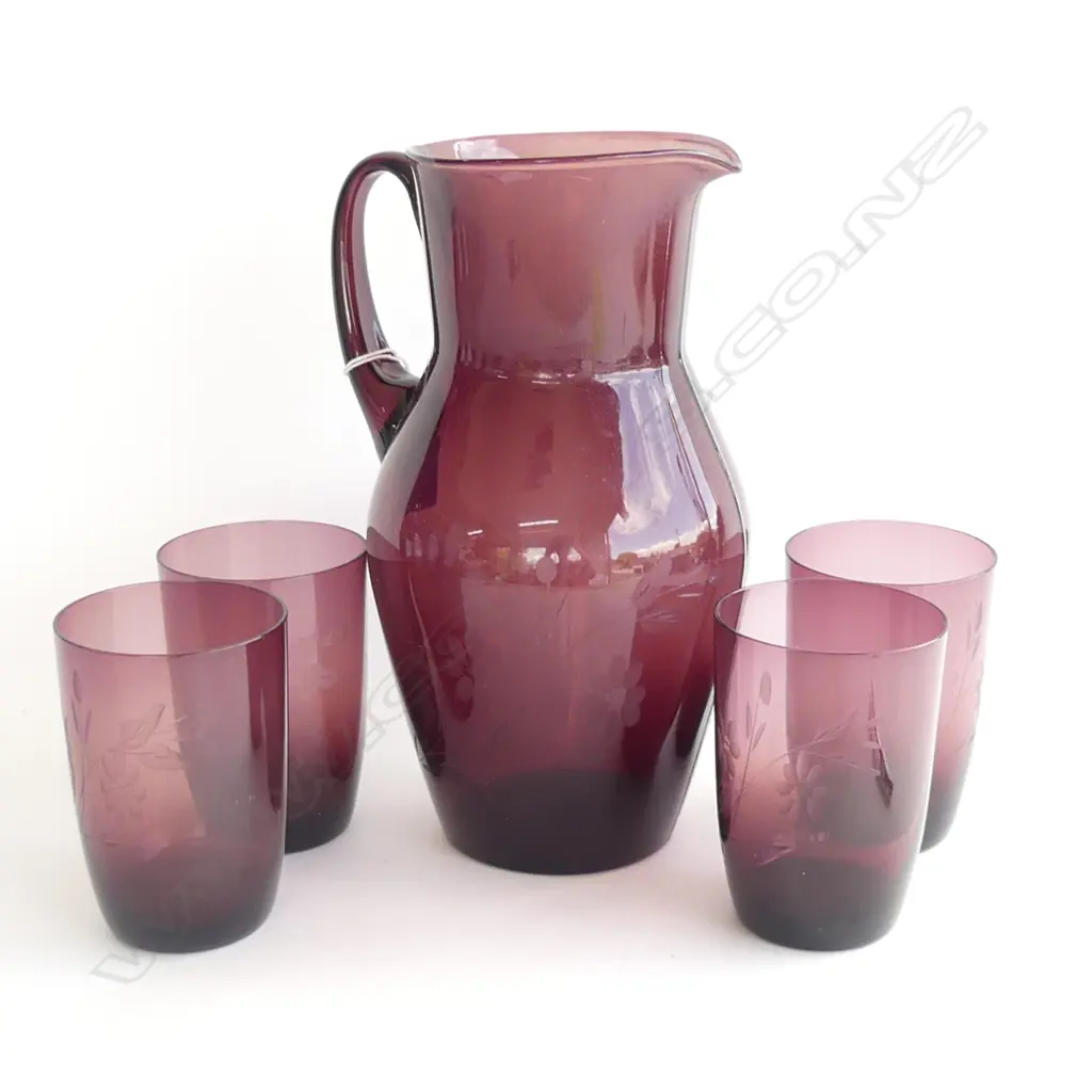 VINTAGE AMETHYST GLASS WATER JUG & 4 TUMBLERS ETCHED WITH FLOWERS JUG H. 250mm Image 1++