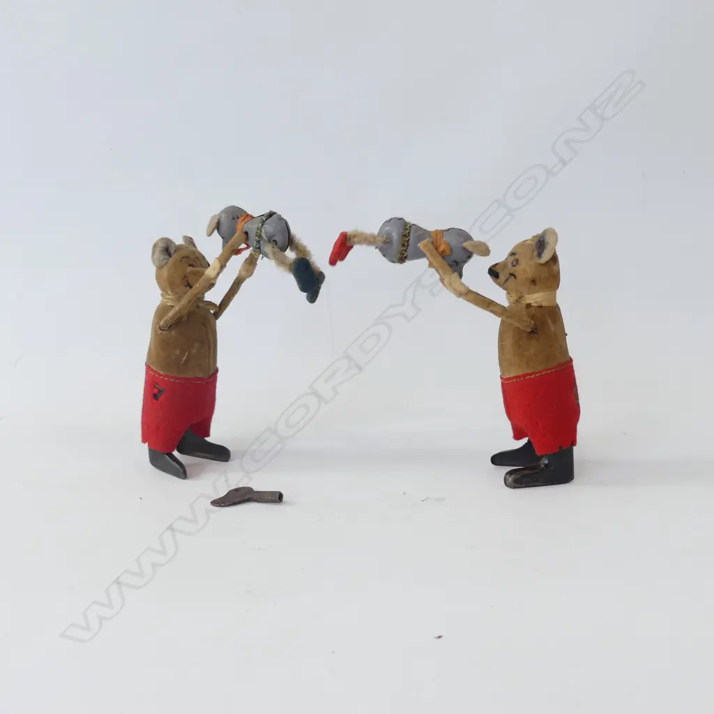 PR SCHUCO TIN PLATE & FLOCK BEARS WITH BABY BEARS INCL KEY Image 1++