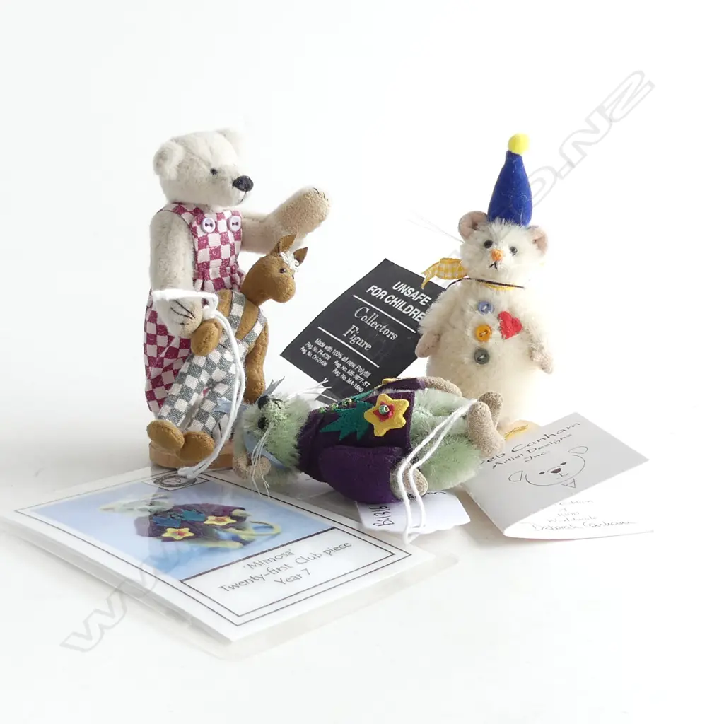 3 DEB CANHAM LTD. ED. FIGURINES; 'MIMOSA' MOUSE, 'ZAK & MR. H', 'SNOWMOUSE' all w. certificates H.85mm Image 1++