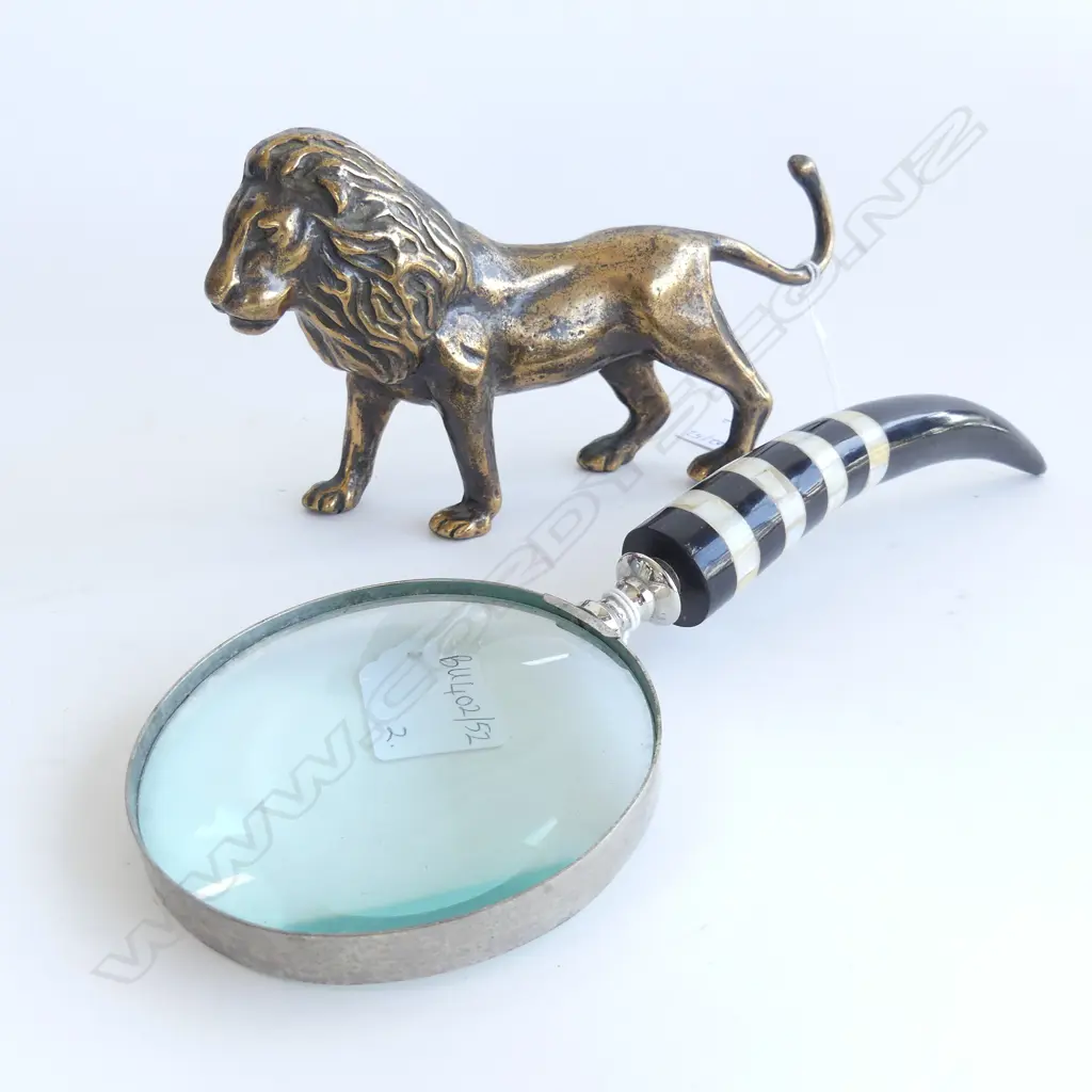BRONZE LION L.190mm + MAGNIFYING GLASS w. MOP HANDLE Image 1++