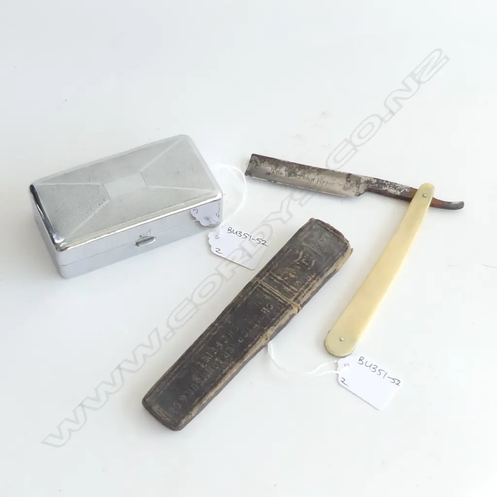 (20356) ENGLISH IVORINE HANDLED CUT THROAT RAZOR + TIN W. 110mm Image 1++