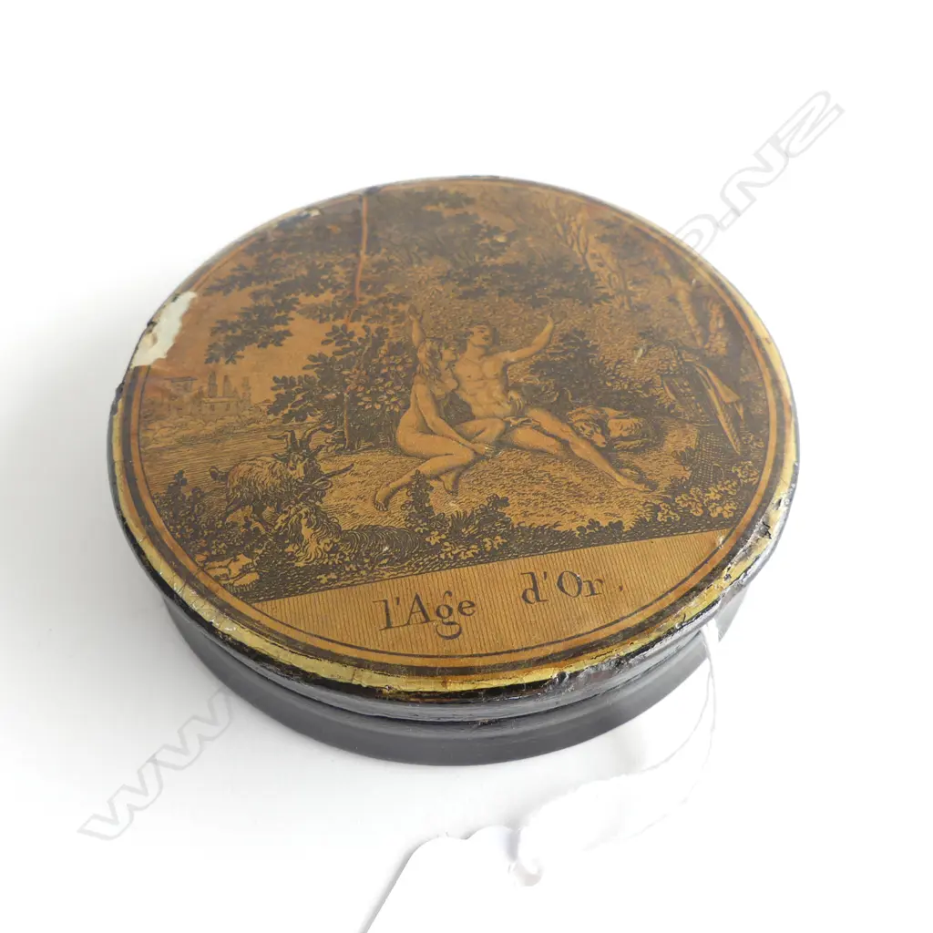 GEORGE III LACQUER SNUFF BOX "L'Age d'Or " (The Golden Age) A.F Dia. 85mm Image 1++