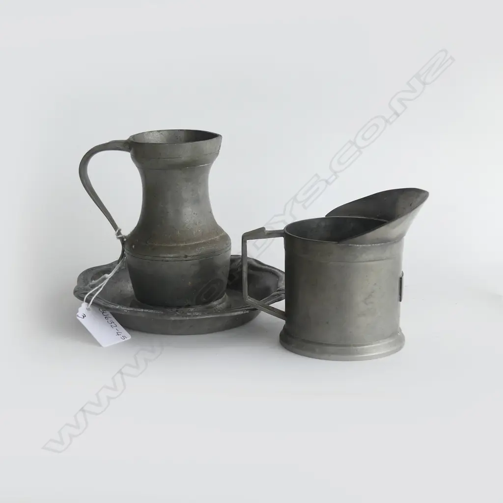 3 PCS VINTAGE PEWTER; DISH (DIA 140MM) & 2 JUGS - TALLEST H 117MM Image 1++