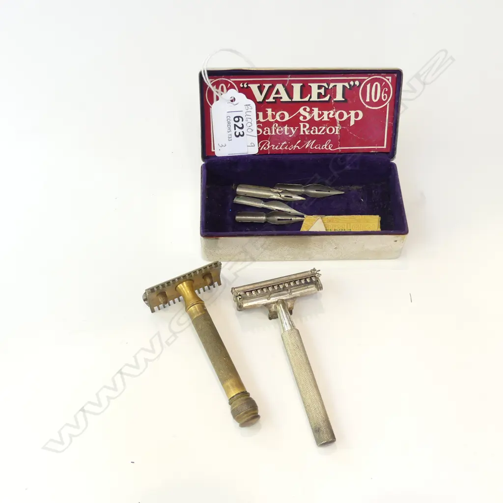 GRIFFINS TIN, ORIG. BOXED NUGGET SET  & RAZOR SET Image 1++