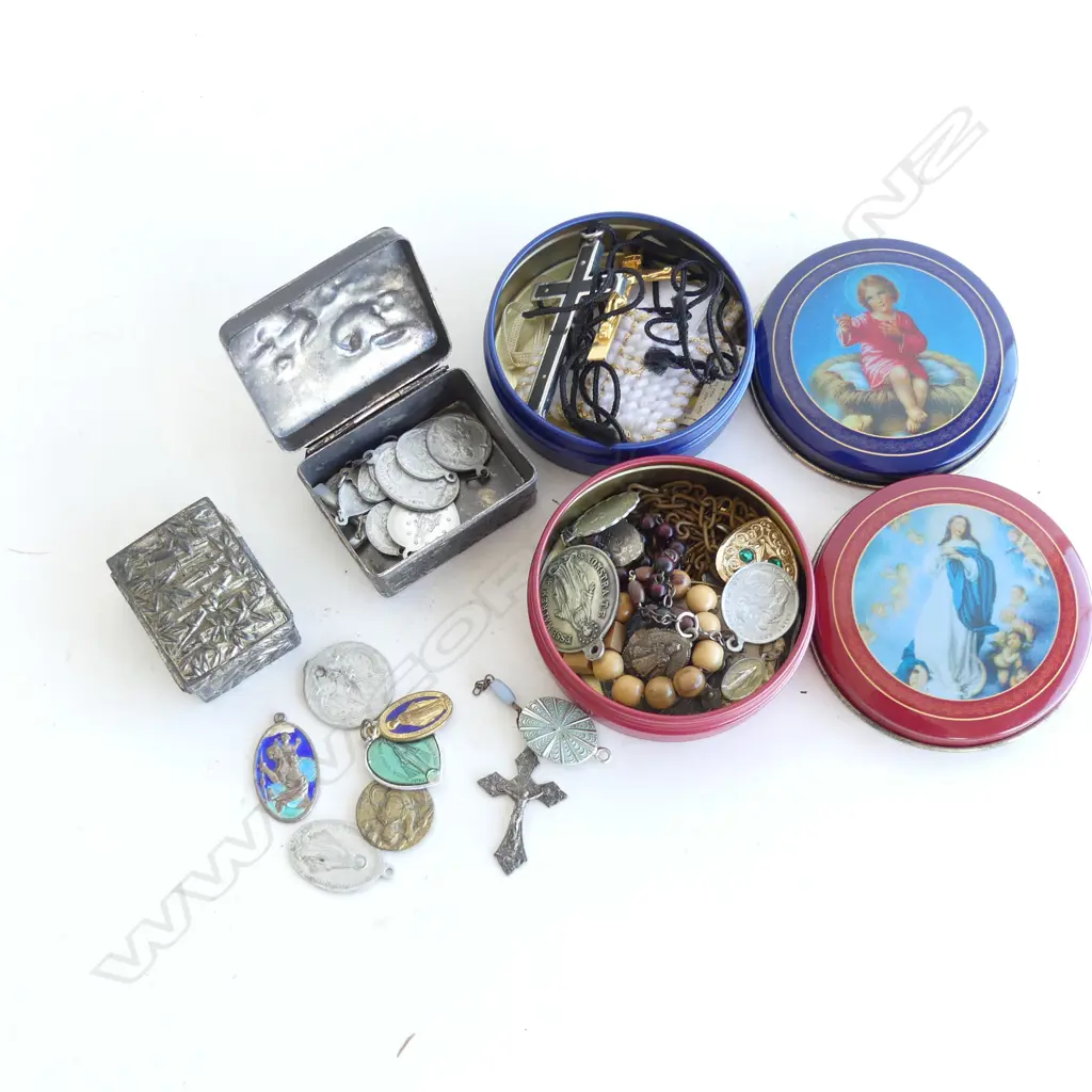 4 SM RELIGIOUS TINS /CONTAINERS FULL OF RELIGIOUS MEDALS, CRUCIFIXES ETC..  Image 1++