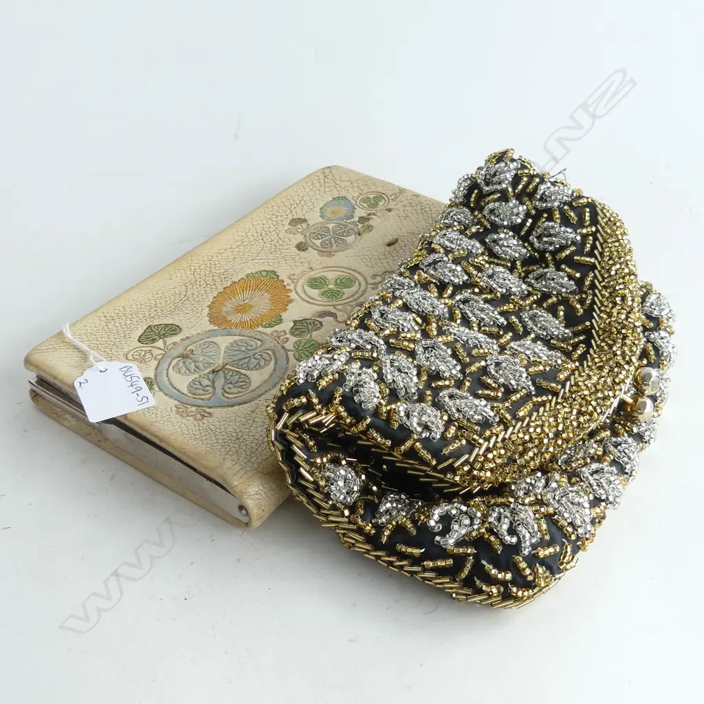 VINTAGE BEADED HANDBAG & LEATHER HAND TOOLED PURSE Image 1++