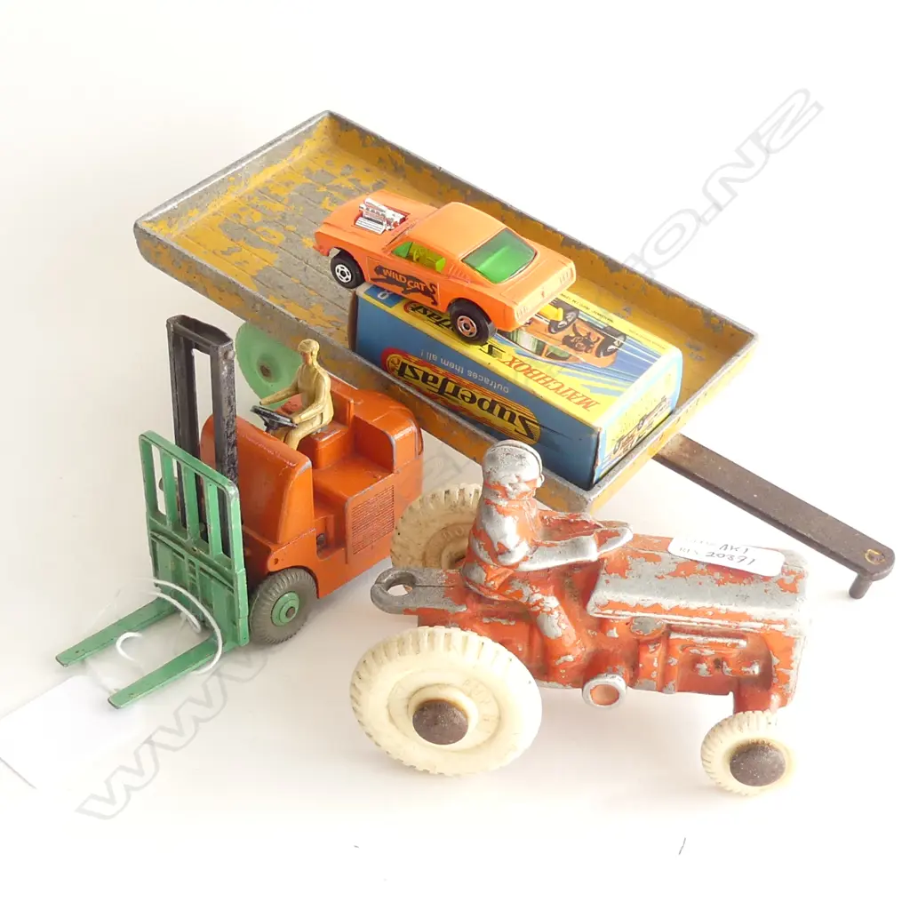 3 TOYS MATCHBOX SUPERFAST DRAGSTER & FUN-HO TRACTOR & TRAILER & DINKY FORKLIFT Image 1++