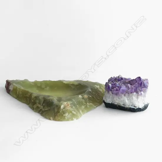 AMETHYST QUARTZ DIODE (H 63 L 90MM) +  ONYX CARVED DISH L 260MM