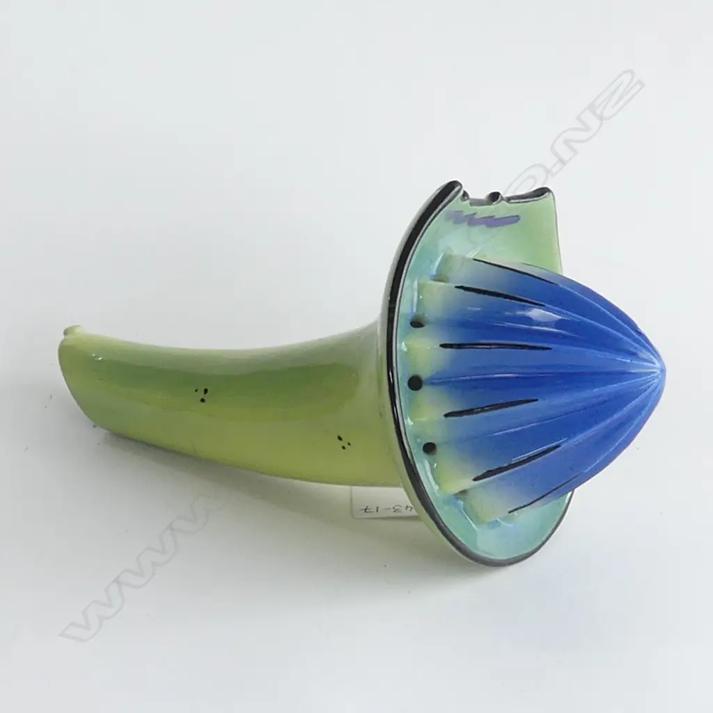 BRENDAN ADAMS (NZ) HAND CITRUS JUICER L 225MM Image 1++