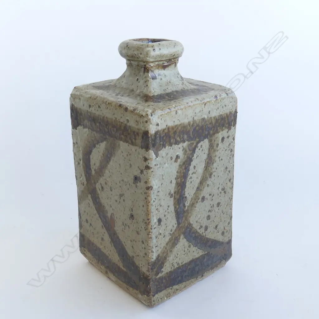 DON THORNLEY STUDIO POTTERY SLAB SIDED VASE H.220mm Image 1++