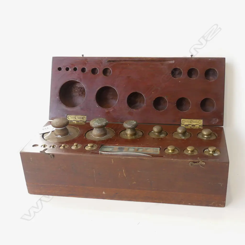 CASED SET OF BRASS WEIGHTS EX BARNET HOSPITAL W.330mm (one missing) Image 1++
