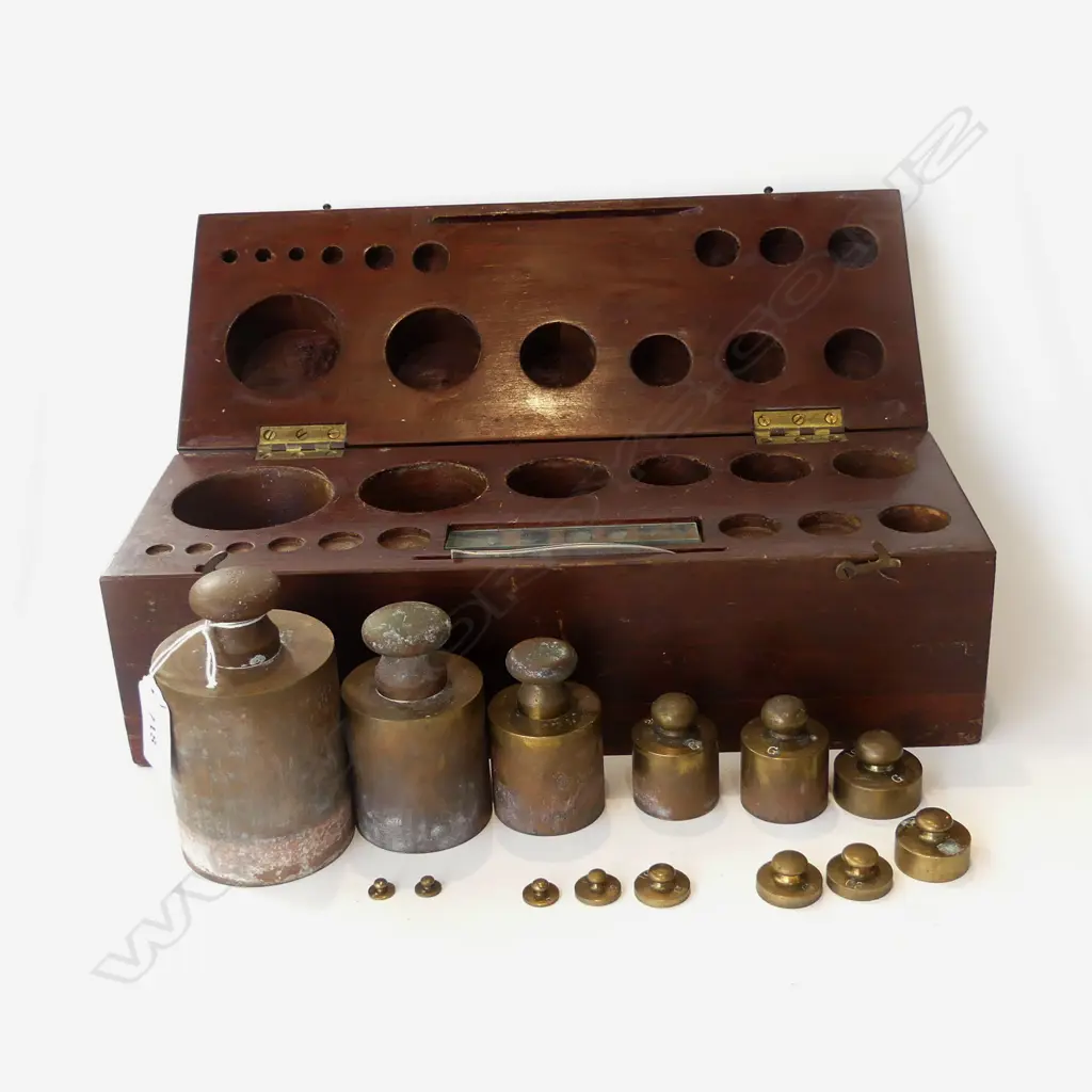 CASED SET OF BRASS WEIGHTS EX BARNET HOSPITAL W.330mm (one missing) Image 1++