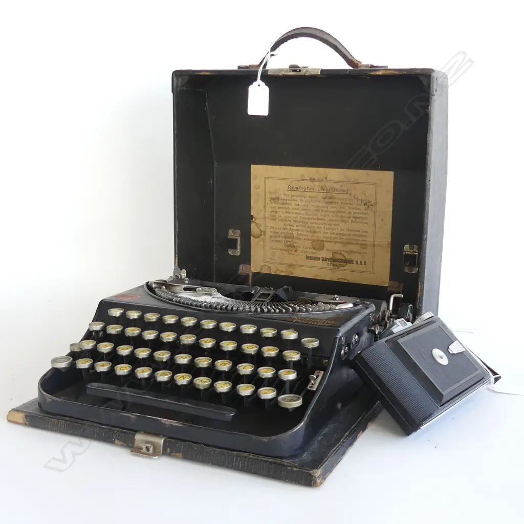 OLD BOXED TYPEWRITER & CAMERA Image 1++