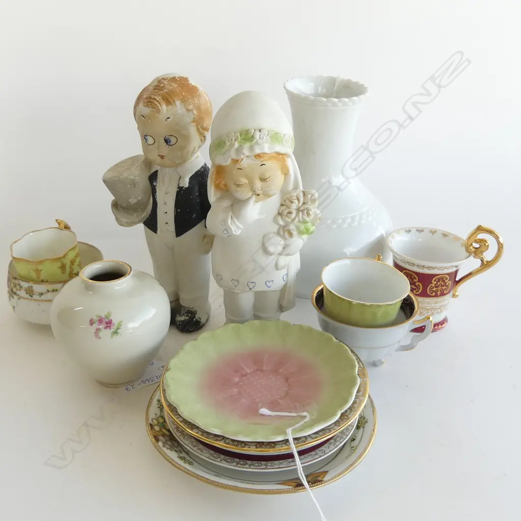 2 GERMAN PORCELAIN VASES (LARG. H 165MM), 4 SM ASST C&S'S + PR VINTAGE BISQUE WEDDING CAKE TOPPERS H 170MM Image 1++