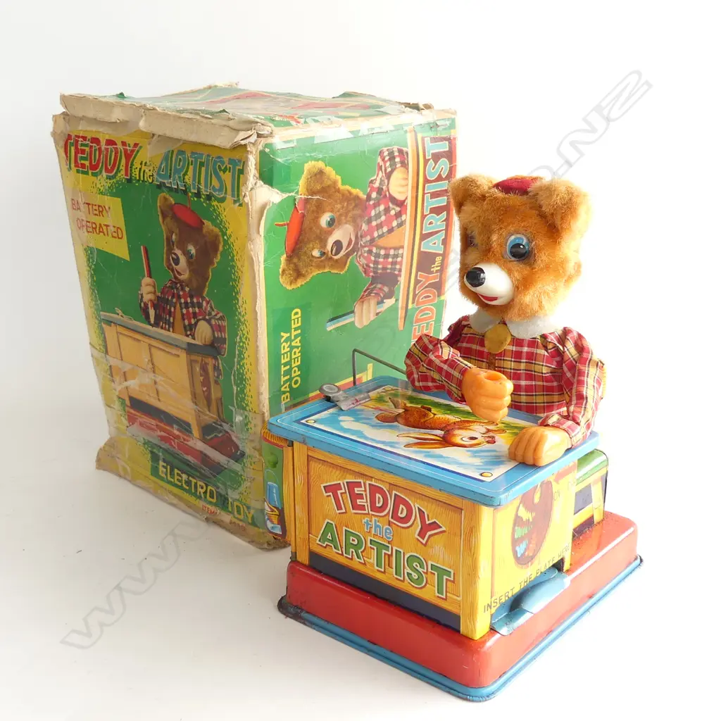 BATTERY OPERATED SOFT TOY 'TEDDY THE ARTIST' Image 1++