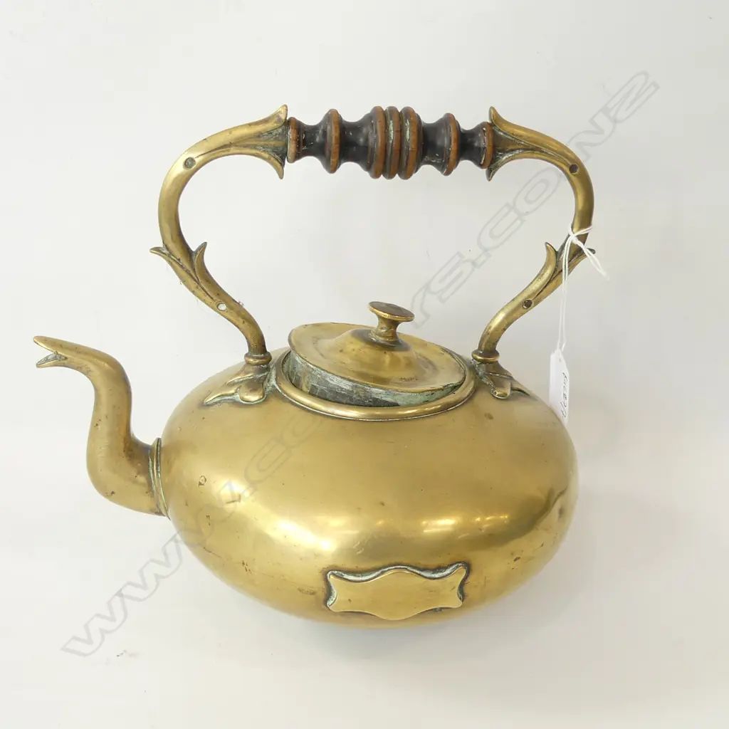 VICT BRASS KETTLE H 260 MM Image 1++