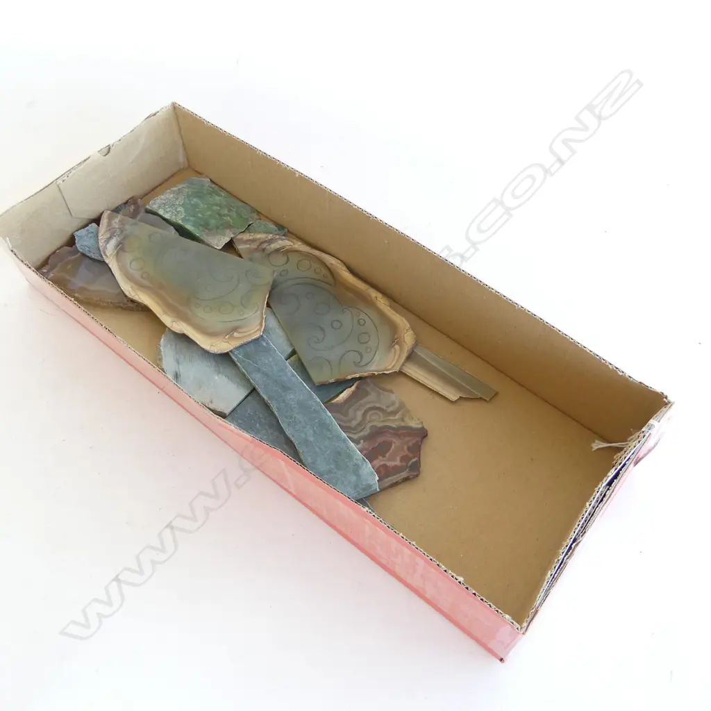 POUNAMU & AGATE COLLECTION of CUT PIECES EX PETER HOUSTON..... Image 1++