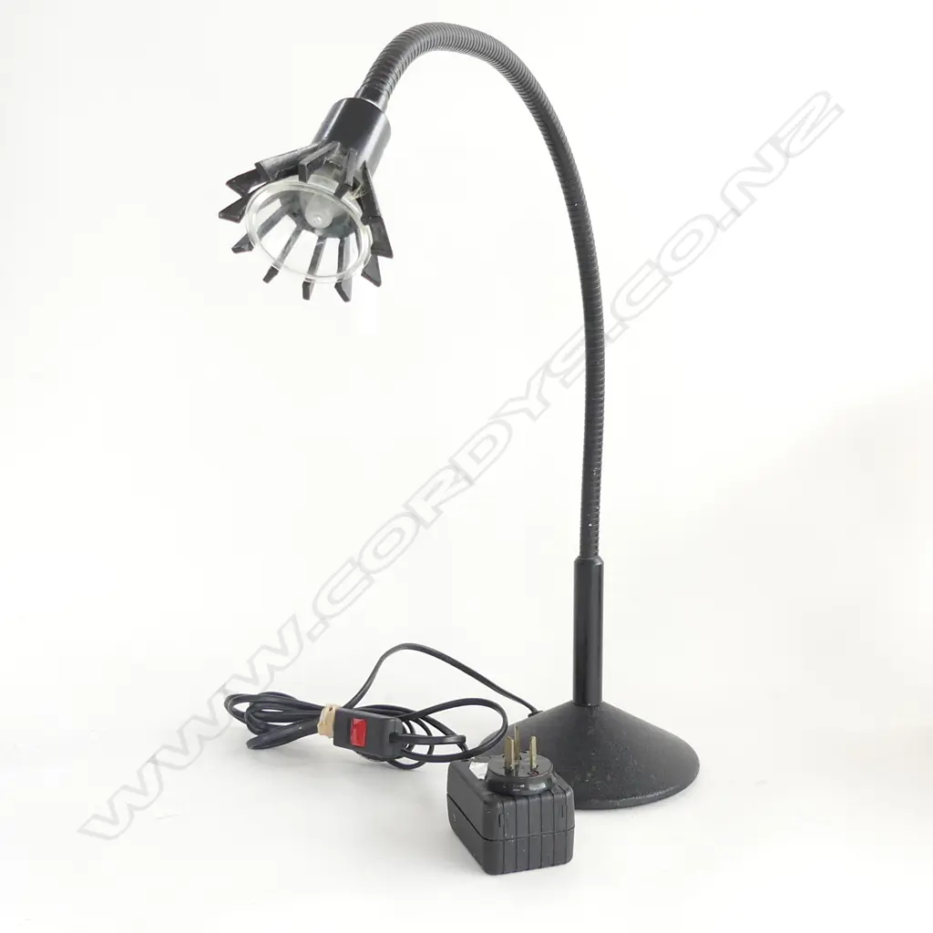 ITALIAN TRONCONI METAL DESK LAMP Image 1++