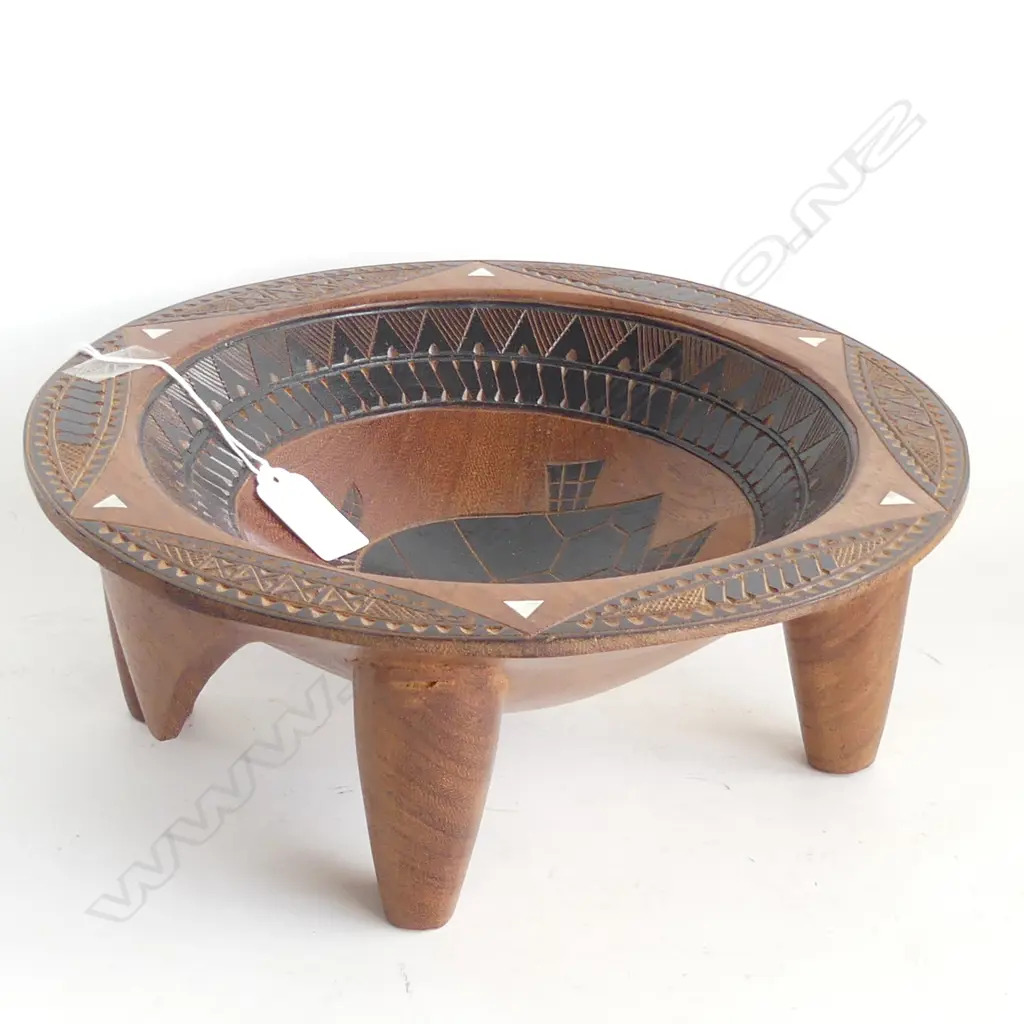 CARVED FIJIAN CARVER BOWL W TURTLE & MOP INLAY Dia>260mm Image 1++