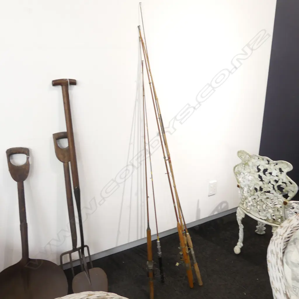 5 VINTAGE 1 PIECE FISHING RODS Image 1++