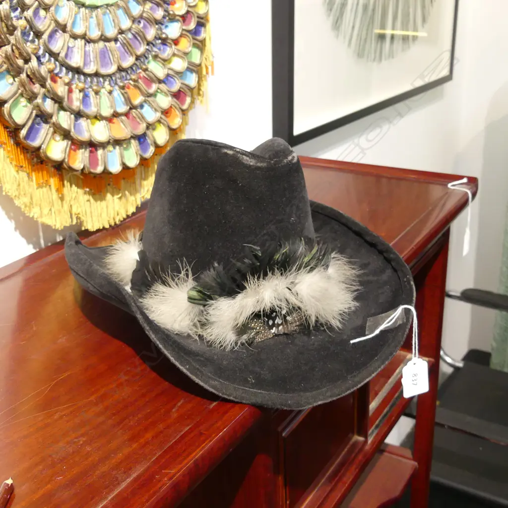 VINTAGE BAILEY U-ROLLIN WESTERN HAT WITH FEATHER BAND Image 1++
