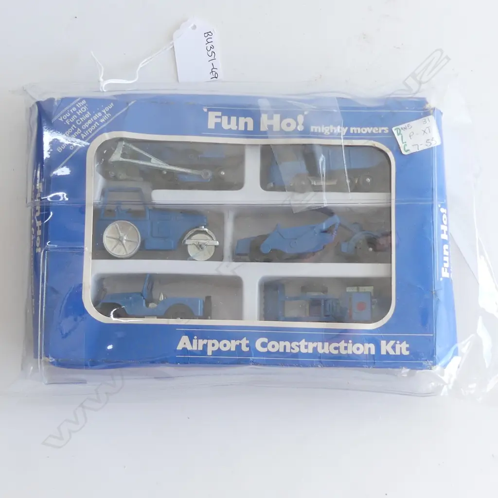 FUN-HO MIGHTY MOVERS AIRPORT CONSTRUCTION KIT IN BRAND NEW CONDITION IN ORIGINAL BOX  Image 1++