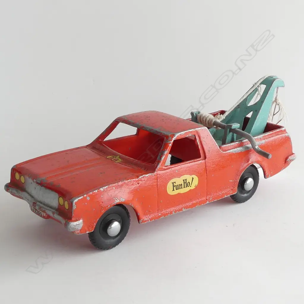 FUN-HO ORANGE HOLDEN TOW TRUCK IN PLAY WORN CONDITION L. 260mm Image 1++