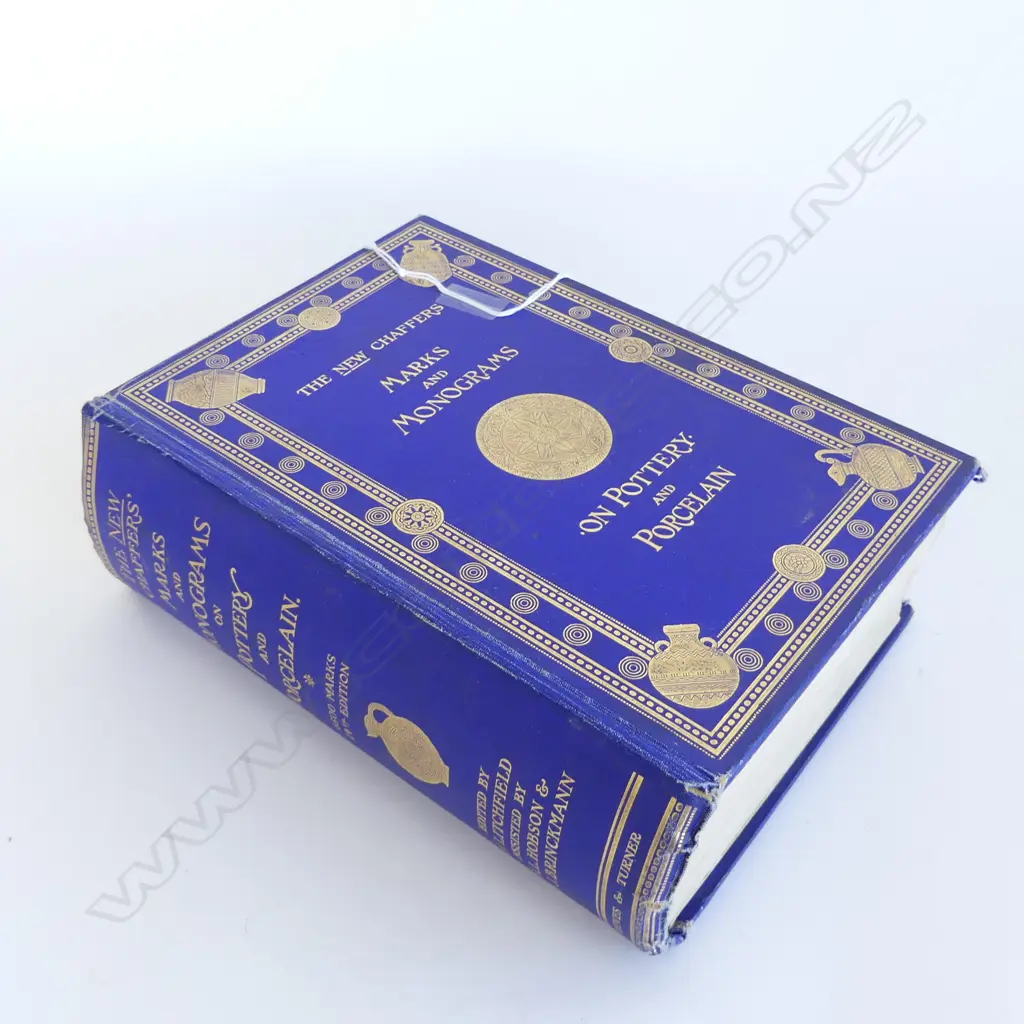 1932 REFERENCE BOOK 'THE NEW CHAFFERS MARKS AND MONOGRAMS. Image 1++
