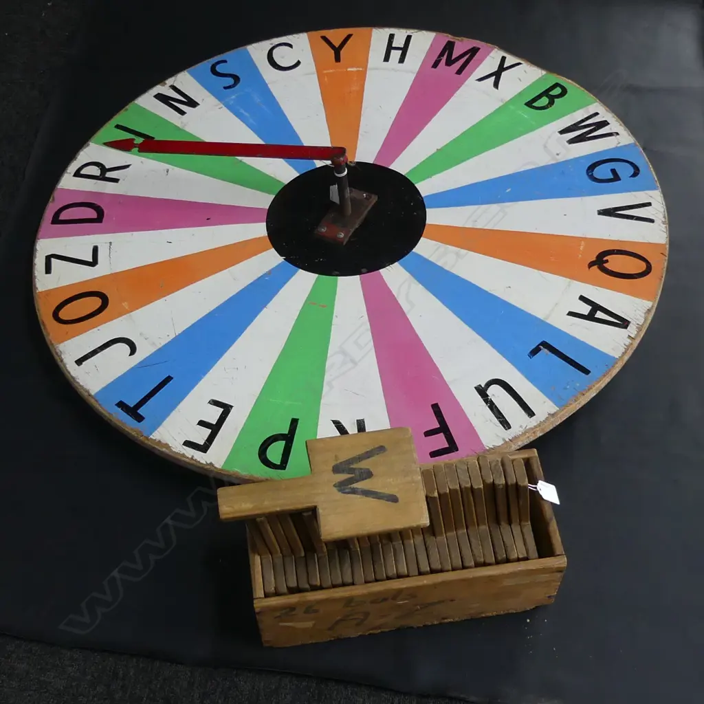 ALPHABET RAFFLE WHEEL w. 26 PADDLES 920mm dia Image 1++