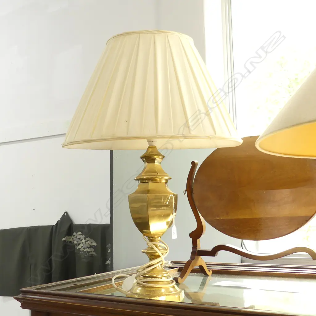 VINTAGE BRASS LAMP w. PLEATED SHADE H.710mm Image 1++