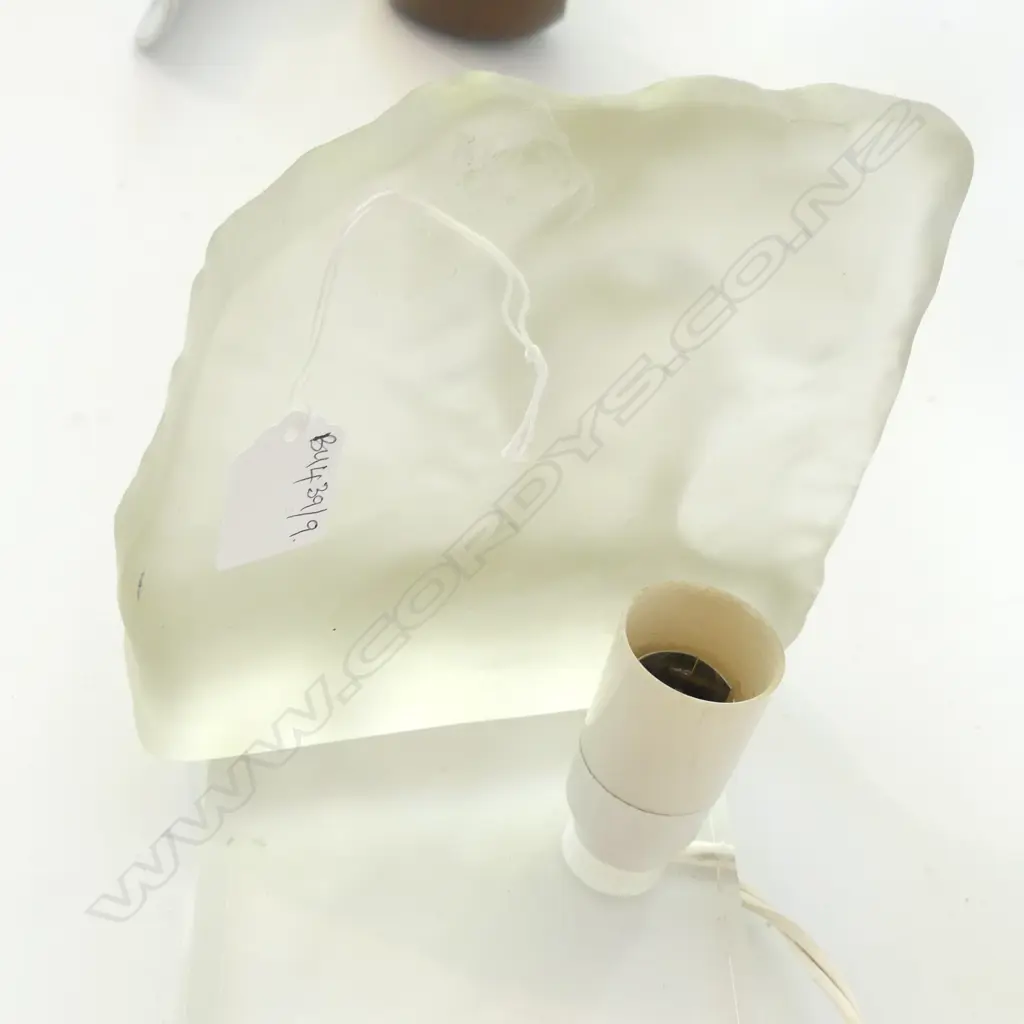 FROSTED GLASS LAMP w. PERSPEX BASE H.180mm Image 1++