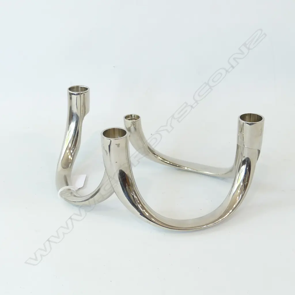 PHILIPPI 'BOW' MAGNETIC CANDLE HOLDER 180mm dia Image 1++