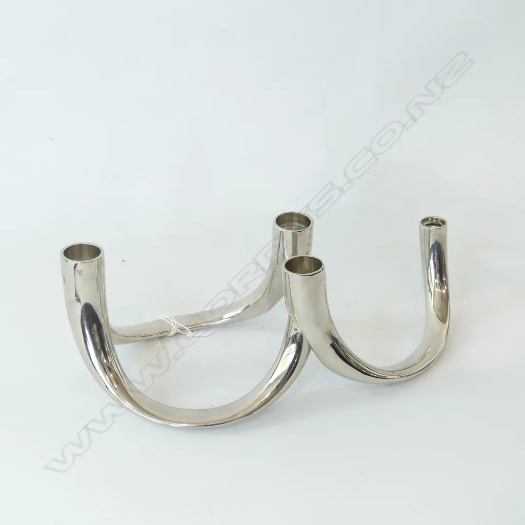 PHILIPPI 'BOW' MAGNETIC CANDLE HOLDER 180mm dia Image 1++