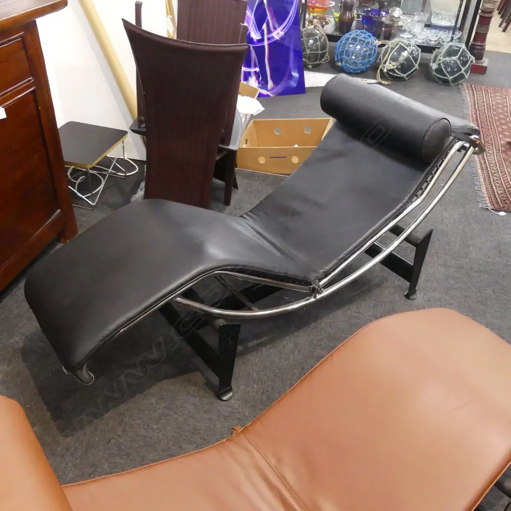 LC4 CHAISE LONGUE; BLACK LEATHER L.1650mm Image 1++
