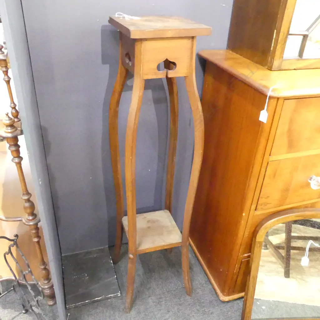 ARTS & CRAFTS OAK PLANT STAND H.1170mm Image 1++