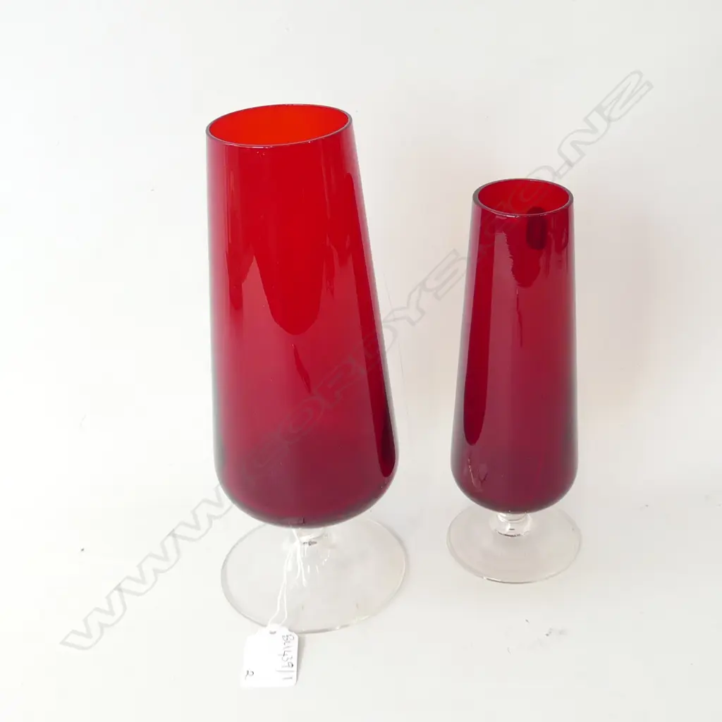 2 RED WHITEFRIARS VASES H.230 / 190mm Image 1++
