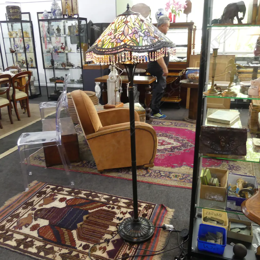 TIFFANY STYLE FLOOR LAMP 1570mmH - WORKING Image 1++