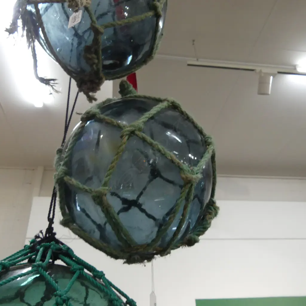 OLD JAPANESE HOKKAIDO GLASS BUOY W NETTING Dia.300mm Image 1++