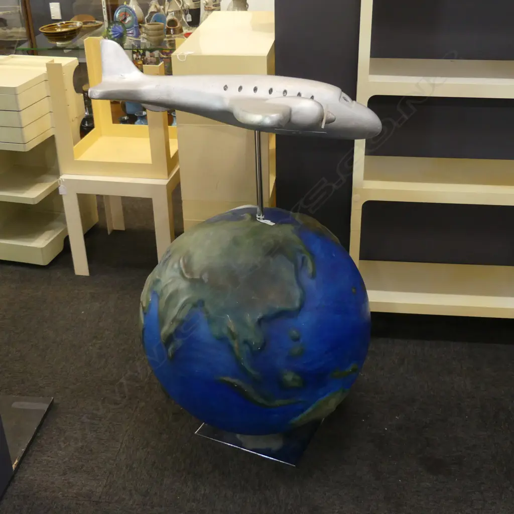 VINTAGE PLANE ON WORLD GLOBE - SHOP DISPLAY H. 1100MM Image 1++