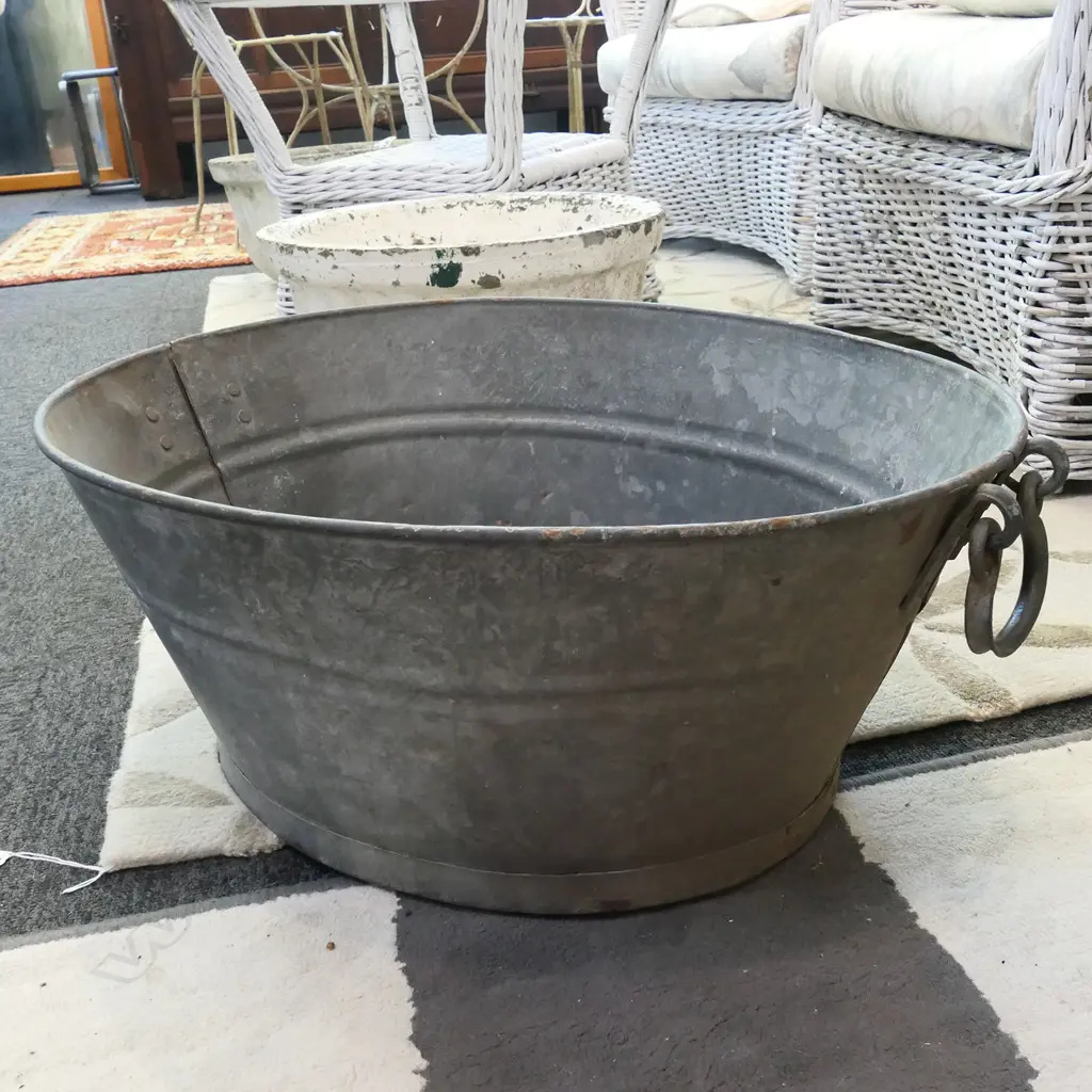EARLY 20THC GALVANIZED BATH TUB 620mmW Image 1++