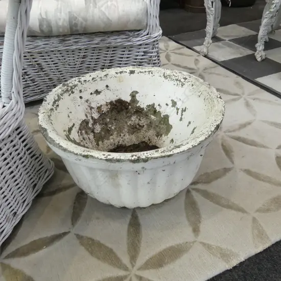 PR VINTAGE WHITE PAINTED CONCRETE GARDEN POTS - 465 dia / H. 275mm