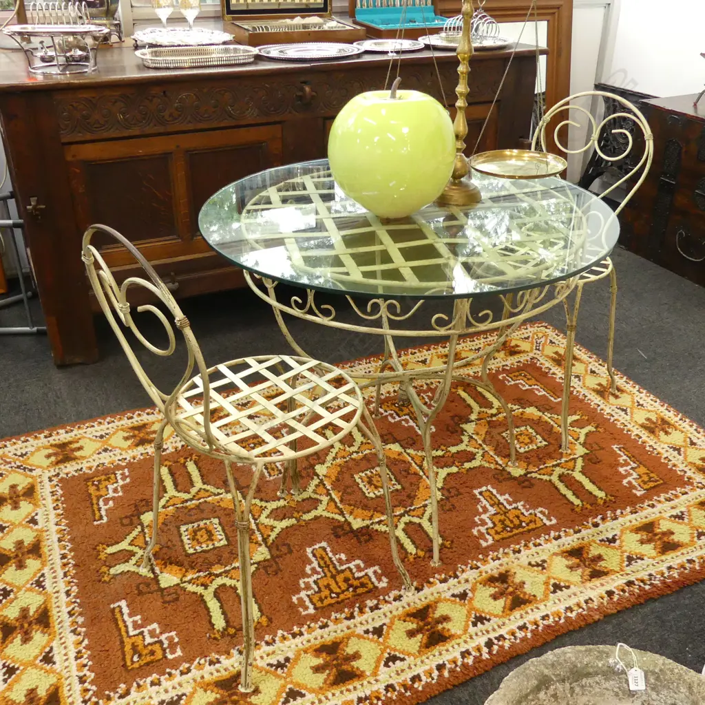 VINTAGE PAINTED METAL PATIO SET; TABLE + PR CHAIRS Image 1++