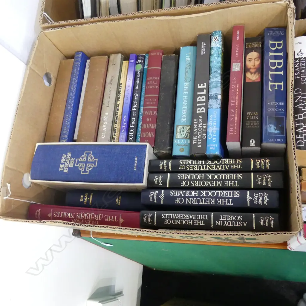 BOX OF ASST BOOKS Image 1++