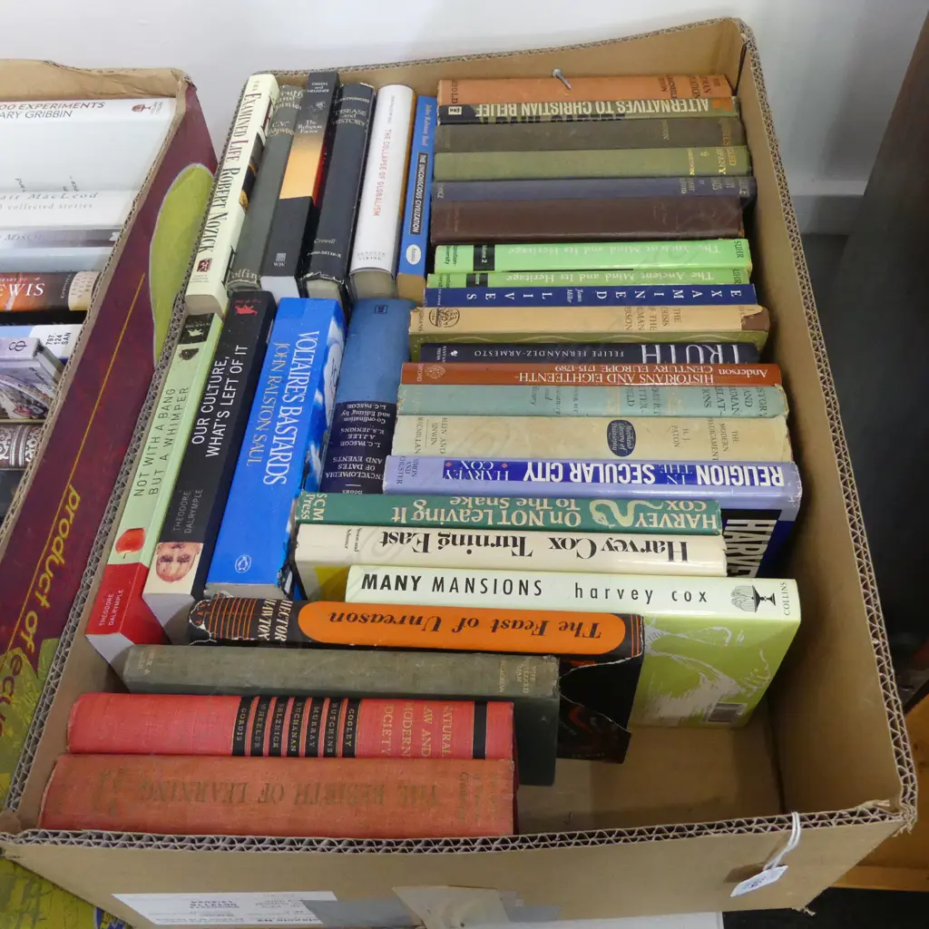 BOX OF ASST BOOKS Image 1++