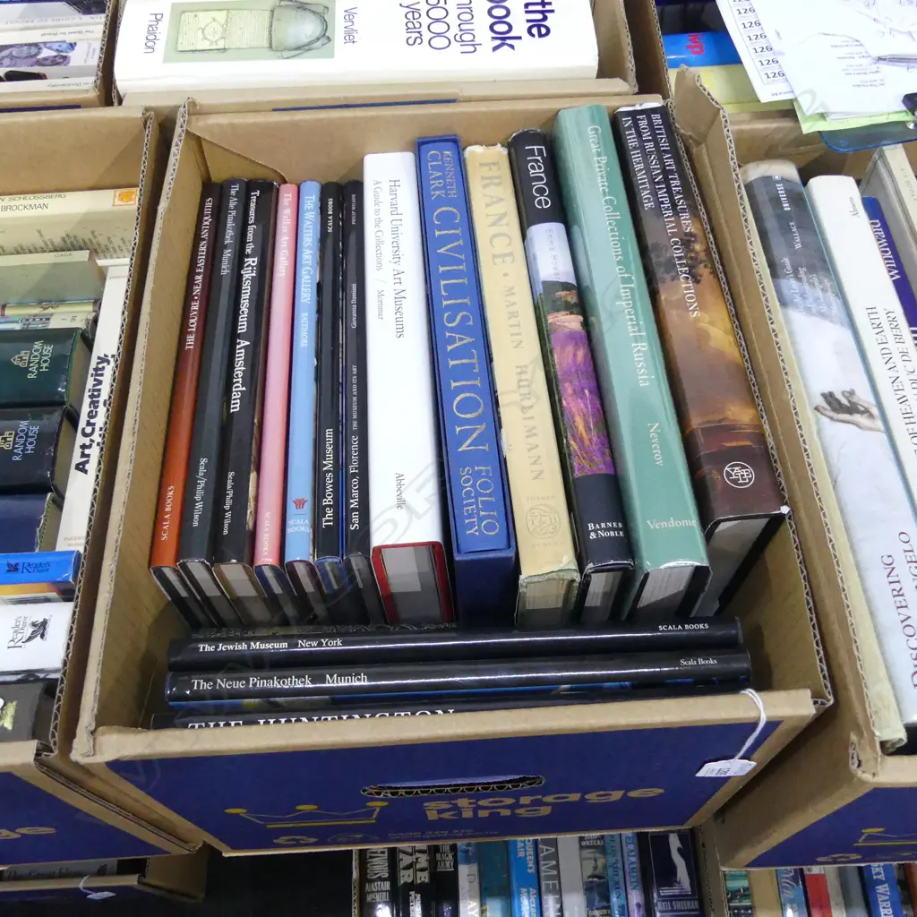 BOX OF ASST BOOKS Image 1++