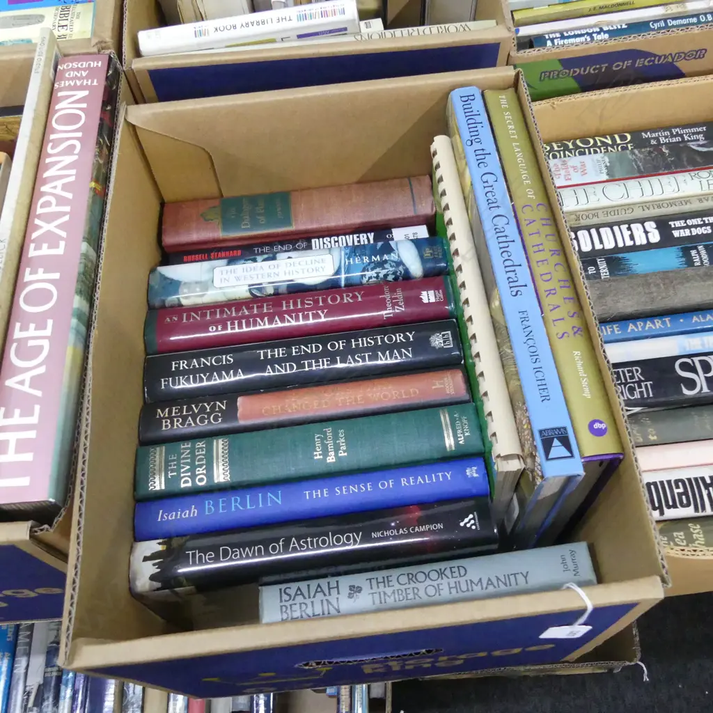 BOX OF ASST BOOKS Image 1++